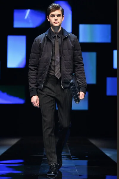 Look 24